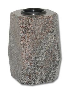 Natursten gravvas i olika typer av granit