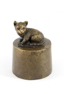 Katt sittande liten urna bronsfärgad